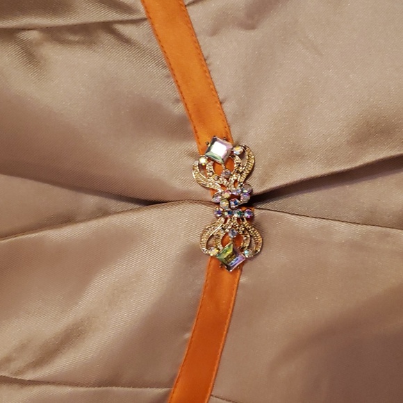 Ladies dress suit - Picture 2 of 7